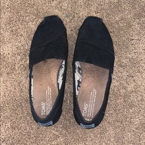 Pair of black TOMS